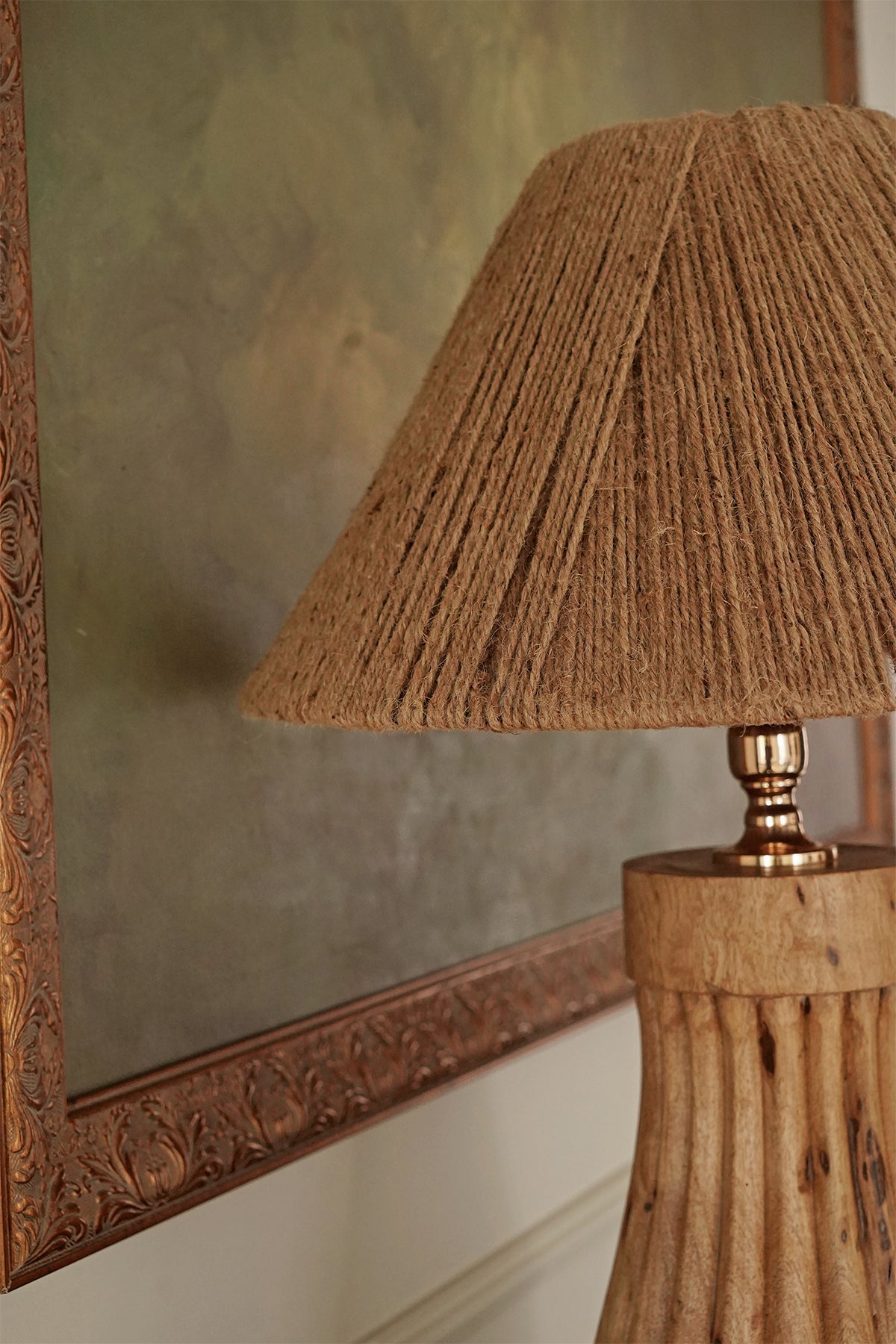 Davi’s Wooden Table Lamp