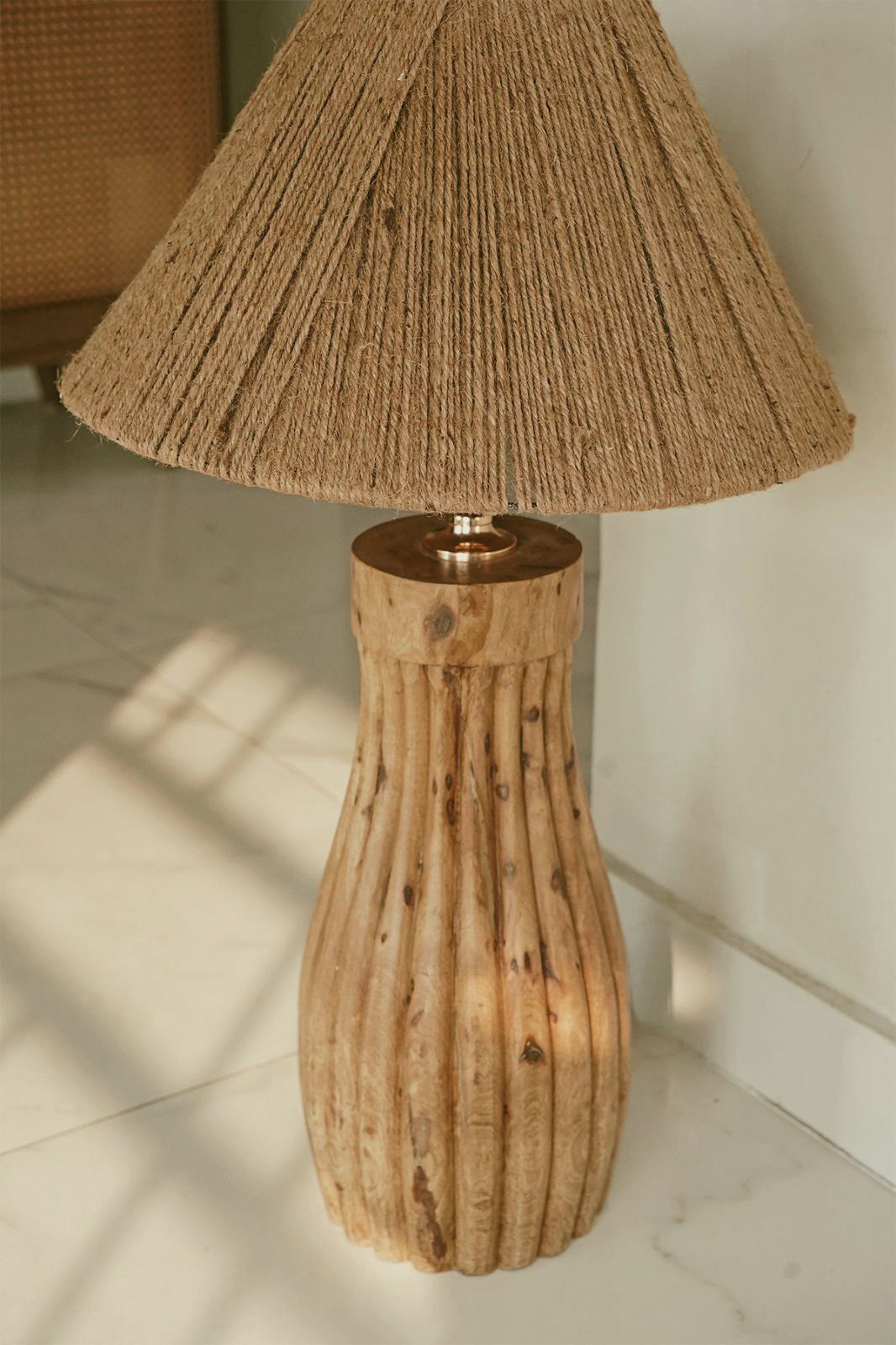 Davi’s Wooden Table Lamp